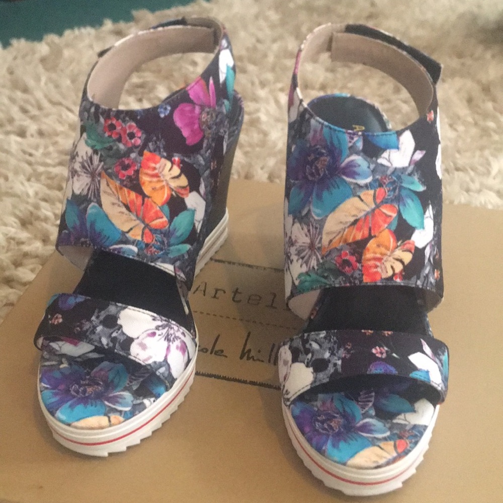 Wedges sandals